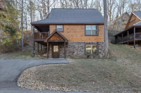 Fantastic Cabin Wgameroom, Hot Tub & Fireplace